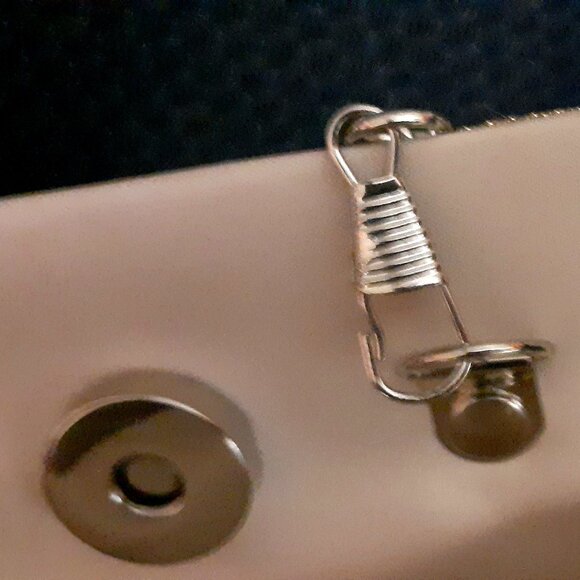 New!! Elegant Gold Glitter, Pleated Evening Bag with or without Chain. Glamorous - Picture 5 of 6